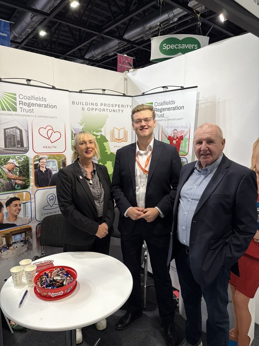 Great to catch up with the <a href="/CoalfieldsRegen/">Coalfields Regeneration Trust</a> team at #Lab25 

Fantastic to hear about the progress being made with the local place plan in Waterside!
