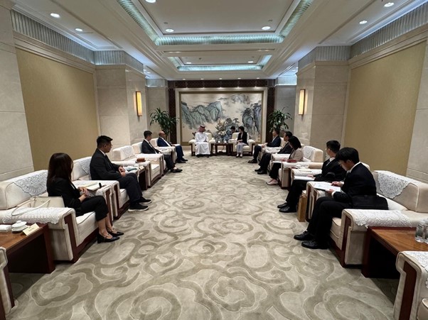 arabfde's tweet photo. 📍 #Shanghai – China | #ArabDigitalEconomyFederation, led by Dr. Ali Al-Khouri, meets Shanghai Deputy Sec-Gen Zhang Ying to discuss #DigitalTrade & #TechInnovation.

📎: https://t.co/YmGXfmv1tR

#Arab_Digital_Economy_Vision
#Arab_League #Arab_Economic_Unity_Council
#Arab_Economy #DigitalEconomy #DigitalTransformation
#InternationalCooperation #UAE #China #ArabChinaPartnership
#GlobalTrade #SmartEconomy #TechForGood #SustainableGrowth #AIAndEconomy  #Fintech #FutureOfTrade  #InnovationEconomy #DigitalFuture