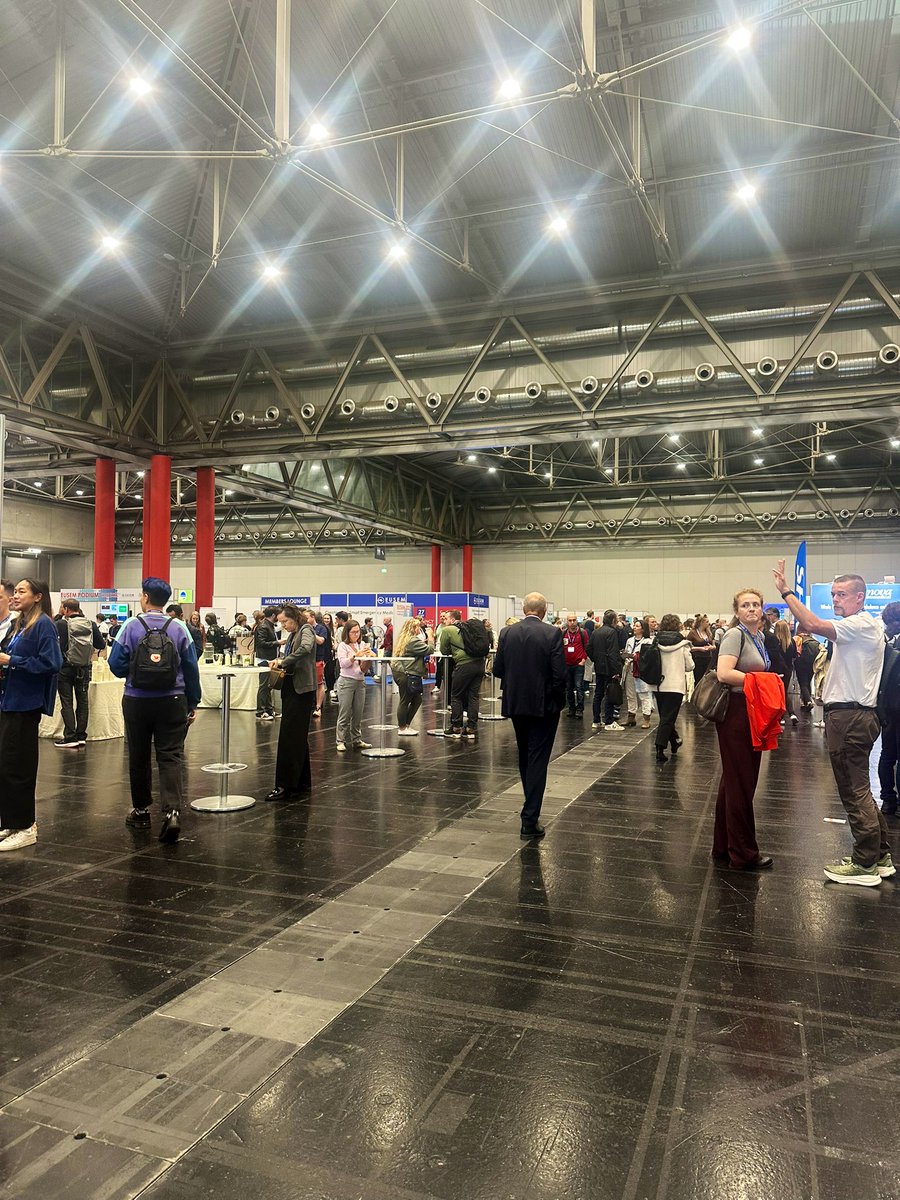 RayanAlfraidy's tweet image. اليوم الثاني، جانب من مشاركتي في المؤتمر الأوروبي لطب الطوارئ #EUSEM في فيينا، حول وفيات وإصابات الحوادث المرورية في السعوديه.