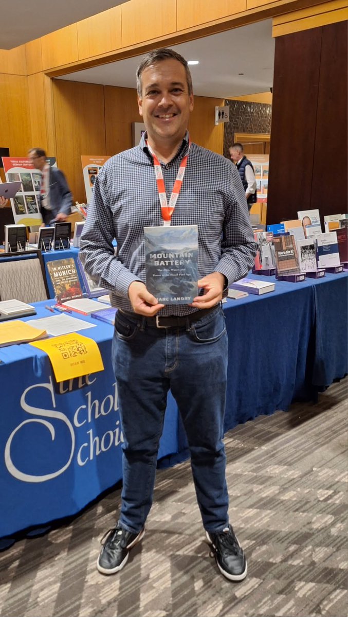 scholar_choice's tweet image. SO many authors visited at last weekend&apos;s @TheGSA exhibit that we&apos;ll need to break them down into 3 parts....First are @stanfordpress author Mark Landry with Mountain Battery and @SUNYpress author Roy Grundman with On Shoreless Sea.  #gsa2025