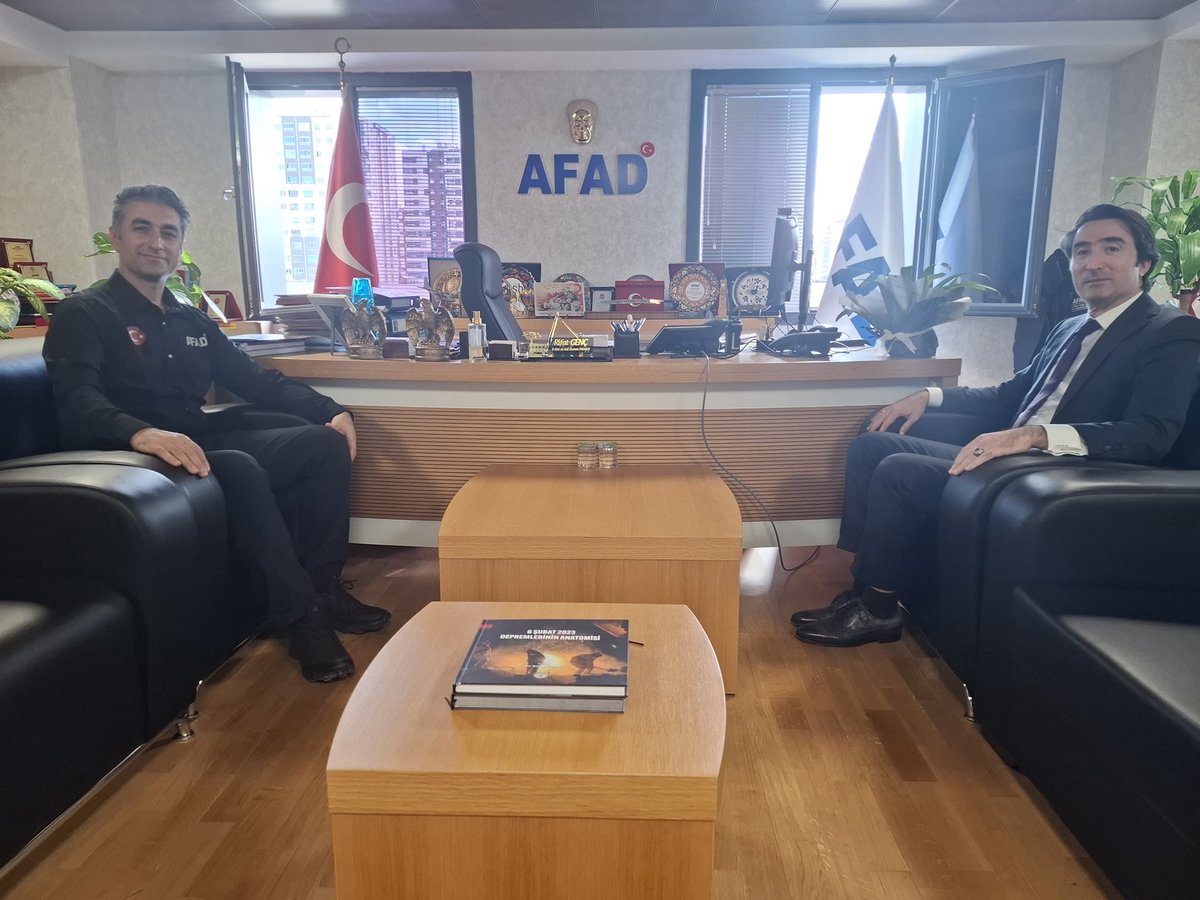 Kaymakamımız Sayın Selim ÇOMAKLI, Kayseri Afad İl Müdürü Rıfat GENÇ’e 
i-adeyi ziyarette bulundu.
<a href="/kayserivaliligi/">T.C.Kayseri Valiliği</a> 
<a href="/KaymakamComakli/">Selim Çomaklı</a> 
<a href="/AfadKayseri/">AFAD KAYSERİ</a>