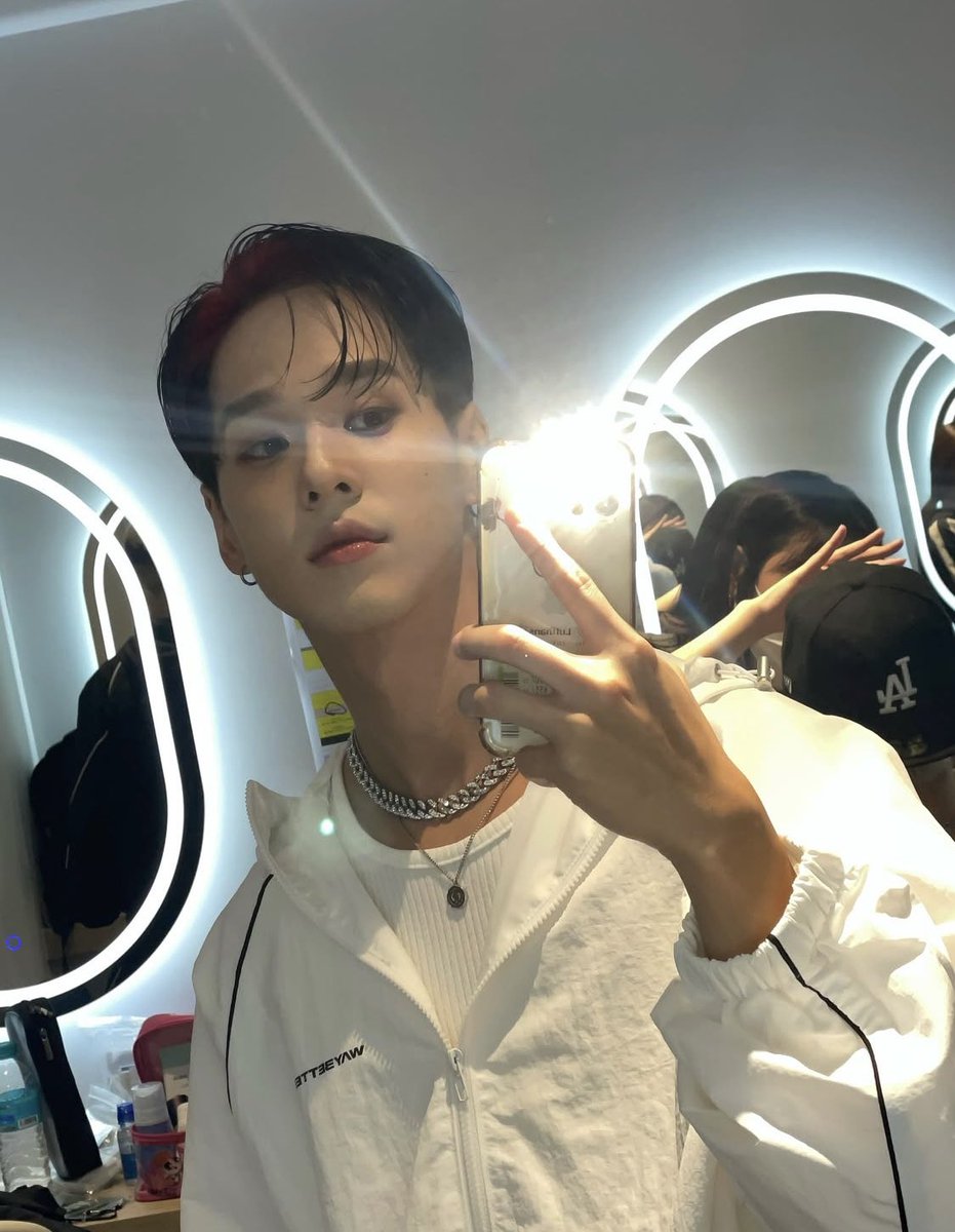 WayBetterFrance's tweet image. - 29092025 📸 -

Helloglooom en post instagram 

“Au revoir l’été” 
Tag @/chan_fficial @/from20_official @/youn9wns @/_nujes.0504_ 

#WAYBETTER #HELLOGLOOM #SEJUN #YUCHAN #YYJ #FROM20