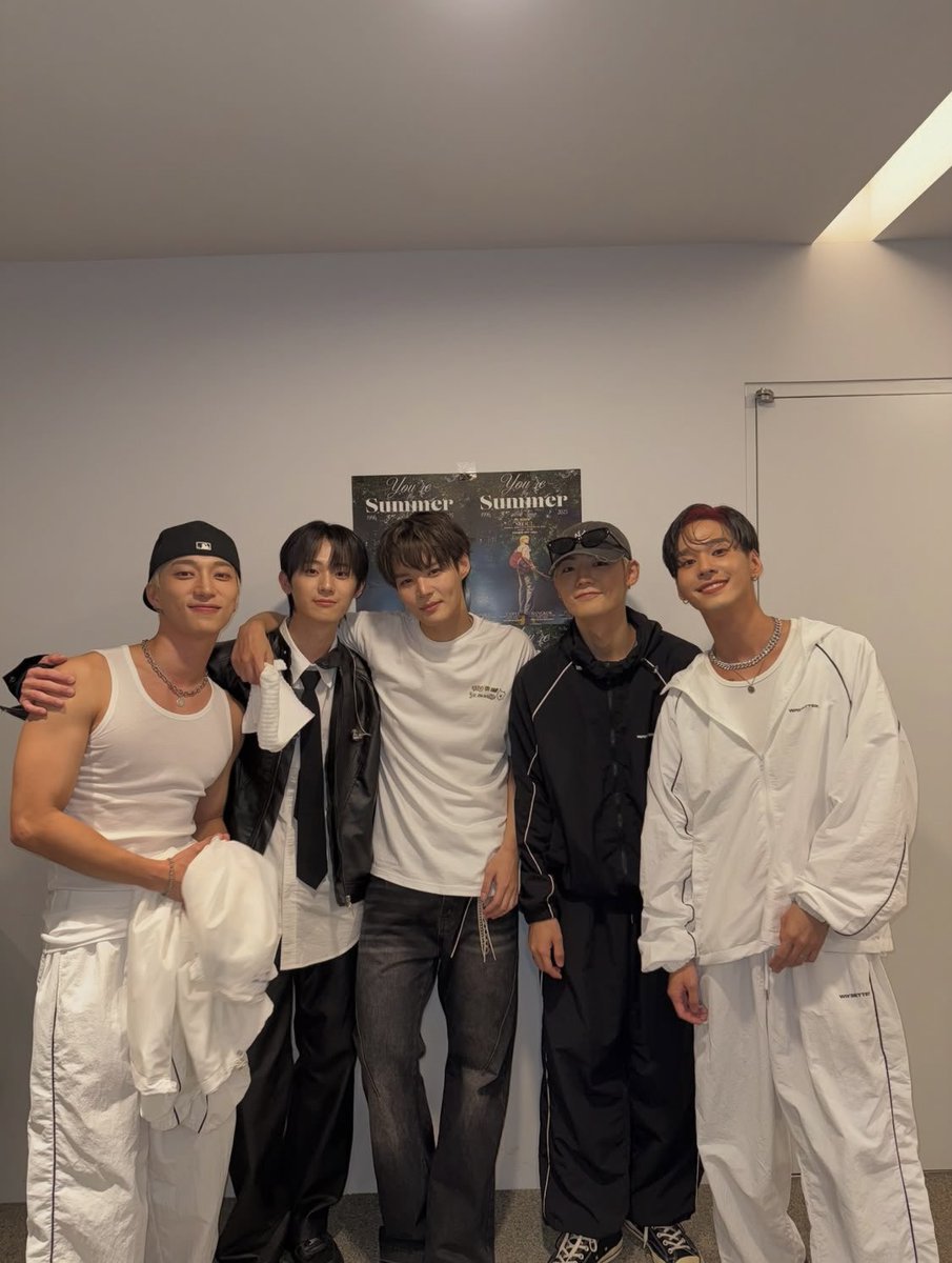 WayBetterFrance's tweet image. - 29092025 📸 -

Helloglooom en post instagram 

“Au revoir l’été” 
Tag @/chan_fficial @/from20_official @/youn9wns @/_nujes.0504_ 

#WAYBETTER #HELLOGLOOM #SEJUN #YUCHAN #YYJ #FROM20