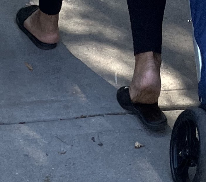 BestFootGallery's tweet photo. latina granny sexy #candidfeet https://t.co/p7OOUnUUi9