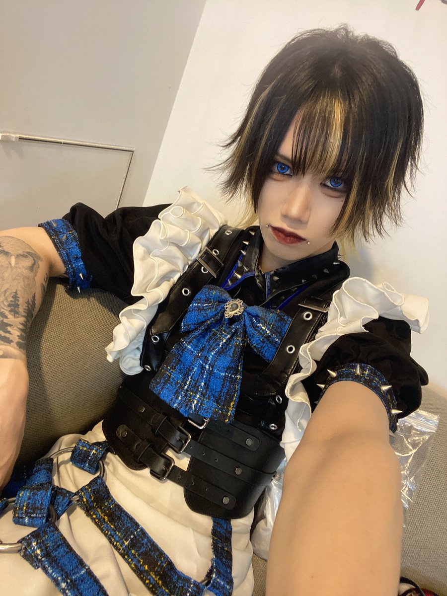 越路屋 葵🚬2025.10.22 O-EAST (@dennou_aoi) / X