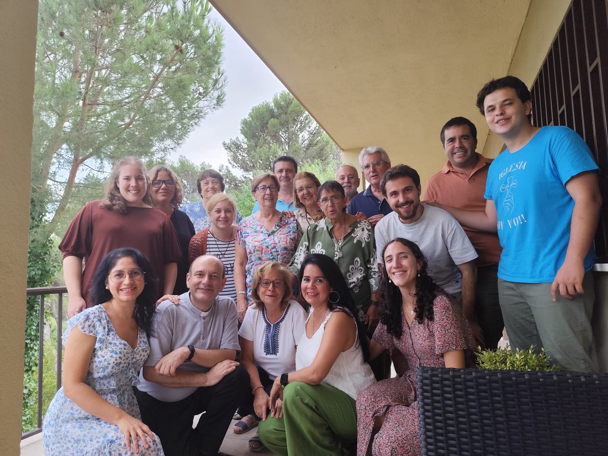 Hermanos, os dejamos con la reseña de las Jornadas de Iniciación a la Escuela, en la que un grupo de hermanos dedicaron esos días a discernir si el Señor les llama a servir en el Movimiento de Cursillos de Cristiandad

👉 cursillosdecristiandadgetafe.es/jornadas-de-in…