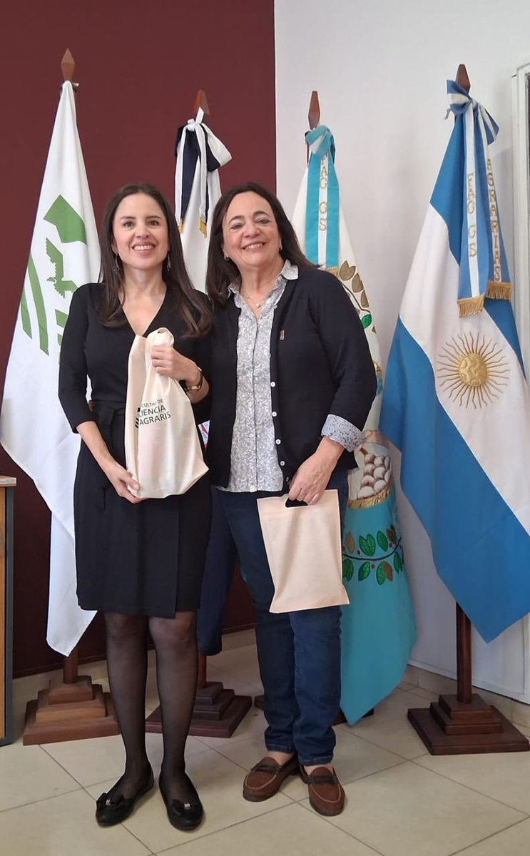 Agradezco profundamente a la  <a href="/UNCUYO/">UNCUYO</a> y a la #bibliotecauncuyouncuyo por la invitación y la realización de esta actividad, que sin duda deja huellas y aprendizajes ✒️💜 mostrando la importancia de construir miradas críticas y colaborativas frente a los desafíos actuales ✊🥰