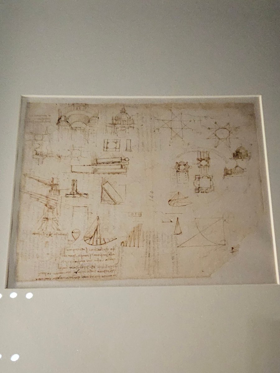 念願のイタリアパビリオンやっと行けた～～😭展示に仕切りがほとんど無くて至近距離で見学できて最高やった