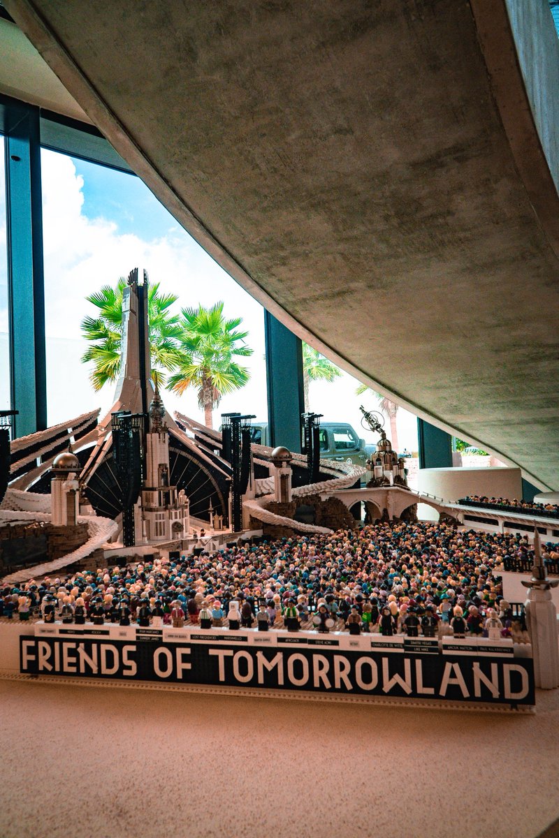 IBIZA × TOMORROWLAND TODAY 🔥🇪🇸

Super excited to play at the <a href="/tomorrowland/">Tomorrowland</a> store ibiza today 🏝️

Catch my sunset set live from 7–8 🖤