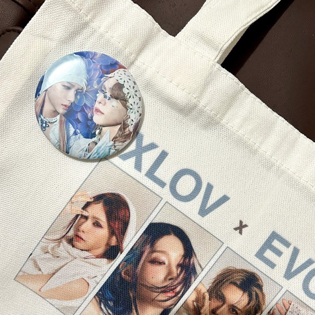 drawsandthings's tweet photo. XLOV fan support 🩵

Here are my freebies for XLOV in Manila!! I made pin badges for Wumuti x Rui and Hyun x Haru! These are big buttons so we can appreciate the beauty of XLOV haha. 🤭

I’ll be at Market Market (Day 2) early, so please look for me!

How to claim:
Super limited lang, so 1:1
Please like + RT this post 🩵
Just ask me for one!

Open for trades; just DM!

#XLOV #엑스러브 #XLOVinManila