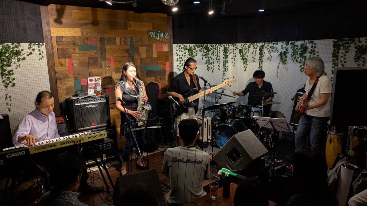 MiyukiFujino's tweet image. 満員御礼🈵
藤野美由紀FUNK JAM

皆で音楽楽しんだよー！
これから、FUNKアンサンブルセミナーだったり、色々とやりたいねっめ、アタック松尾さんとも話してます！

#サックス
#sax
#藤野美由紀