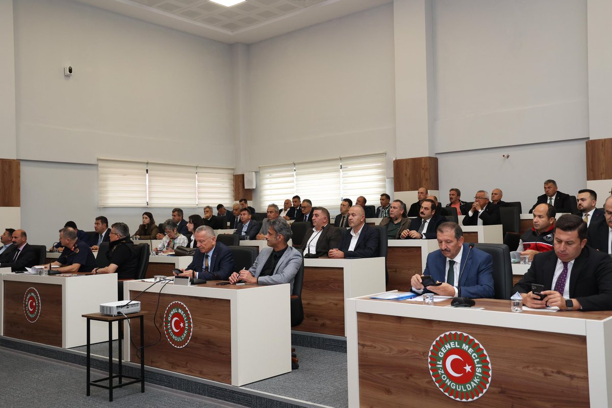 📍İl Özel İdare Toplantı Salonu 

Vali Osman Hacıbektaşoğlu başkanlığında, ilgili kurum ve kuruluşların temsilcilerinin katılımıyla İl Hayvanları Koruma Kurulu Toplantısı gerçekleştirildi.

Gündemde; sokak hayvanlarının korunması, rehabilitasyonu ve yaşam koşullarının