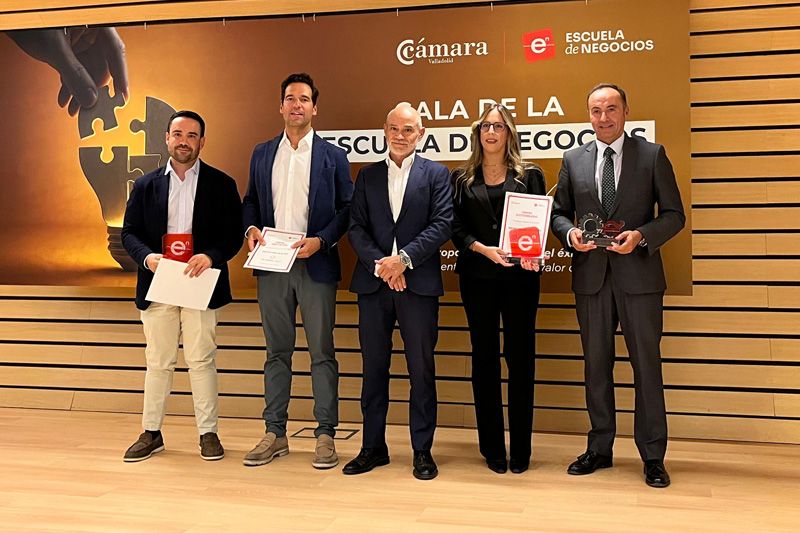 Empresa Familiar CyL (@efcyl) on Twitter photo Noticia empresas <a href="/EFCyL/">Empresa Familiar CyL</a>: <a href="/INCOSA6/">INCOSA</a>, <a href="/RecoletasSalud/">Recoletas Salud</a> y @GMiguelVergara, premiados por la Escuela de Negocios de la @cam_Valladolid buff.ly/4UNUyIh Noticia empresas <a href="/EFCyL/">Empresa Familiar CyL</a>: <a href="/INCOSA6/">INCOSA</a>, <a href="/RecoletasSalud/">Recoletas Salud</a> y @GMiguelVergara, premiados por la Escuela de Negocios de la @cam_Valladolid buff.ly/4UNUyIh