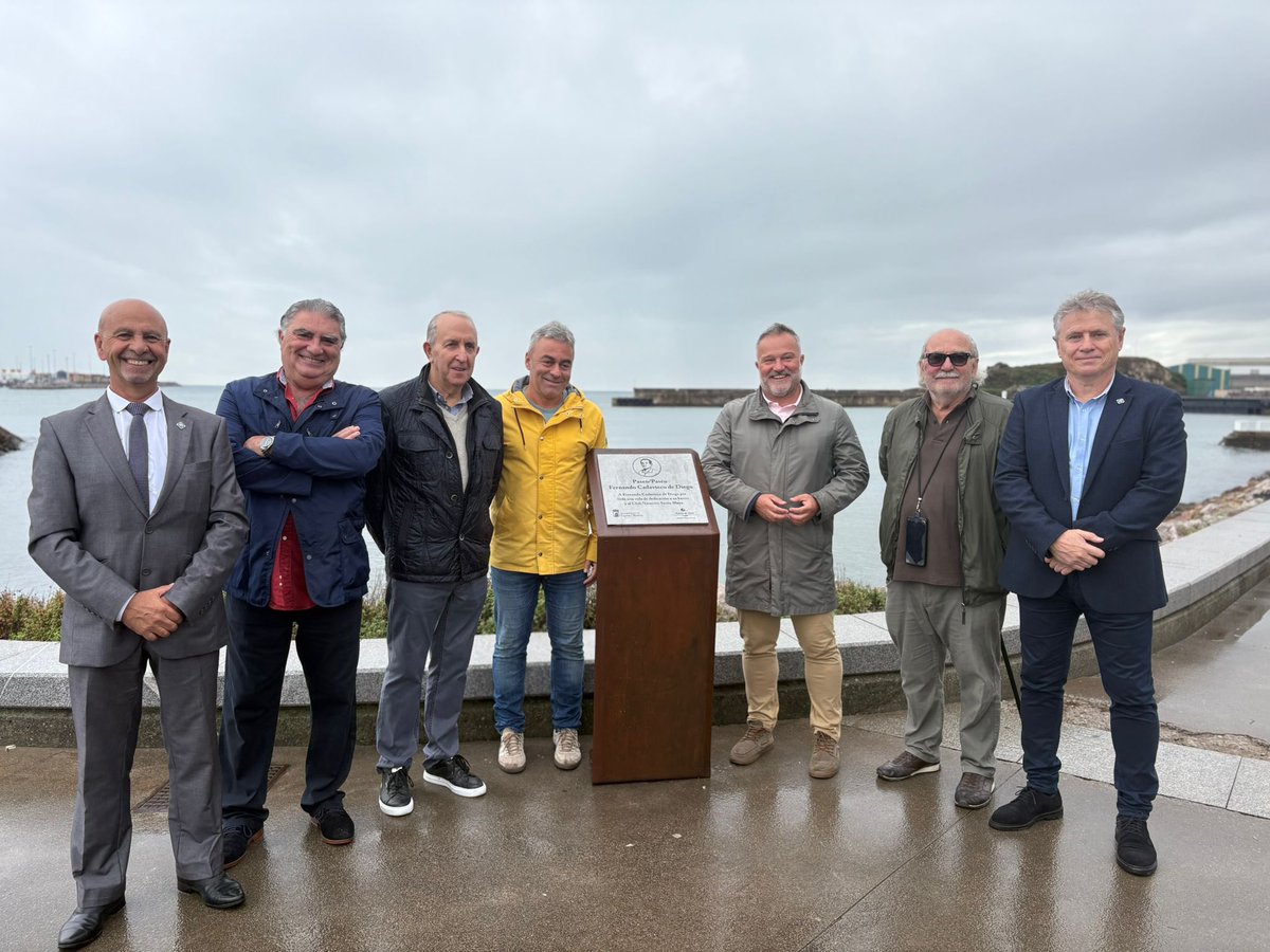 🌊 Inauguración del Paseo de Fernando Cadavieco de Diego, fundador del Club Natación Santa Olaya.

Impulsor trascendental del deporte en el municipio y de la transformación del barrio que desde hoy y para siempre le rinde homenaje, El Natahoyo.

#SantaOlaya