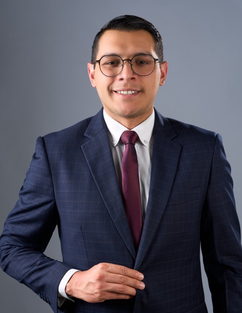 Hi #PathTwitter 

I’m Marlon, an #IMG from Ecuador 🇪🇨 excited to apply to #PathMatch2026🔬

My interest areas are #Hempath and #Genetics. I also do #research and #MedEd

Off-duty, I love to play basketball 🏀 and NBA

Happy to contact with you all! 

AAMC ID: 16108290
#Match2026