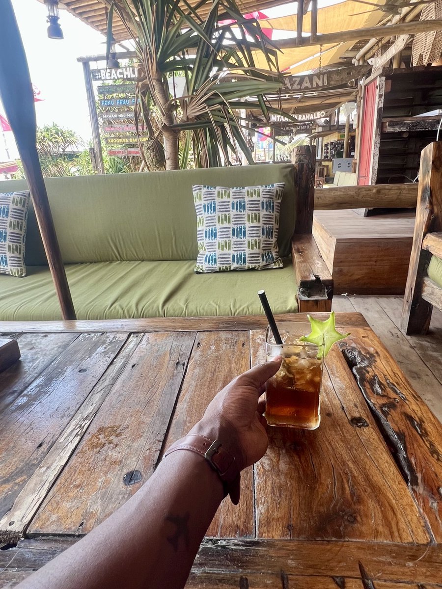 Huu ndio muda wa kutumia hela yako wakabia. kwa juu bado wamelala 🙌🤣🤣