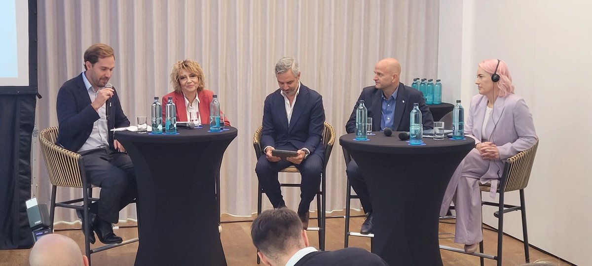 APCEspaña tweet media