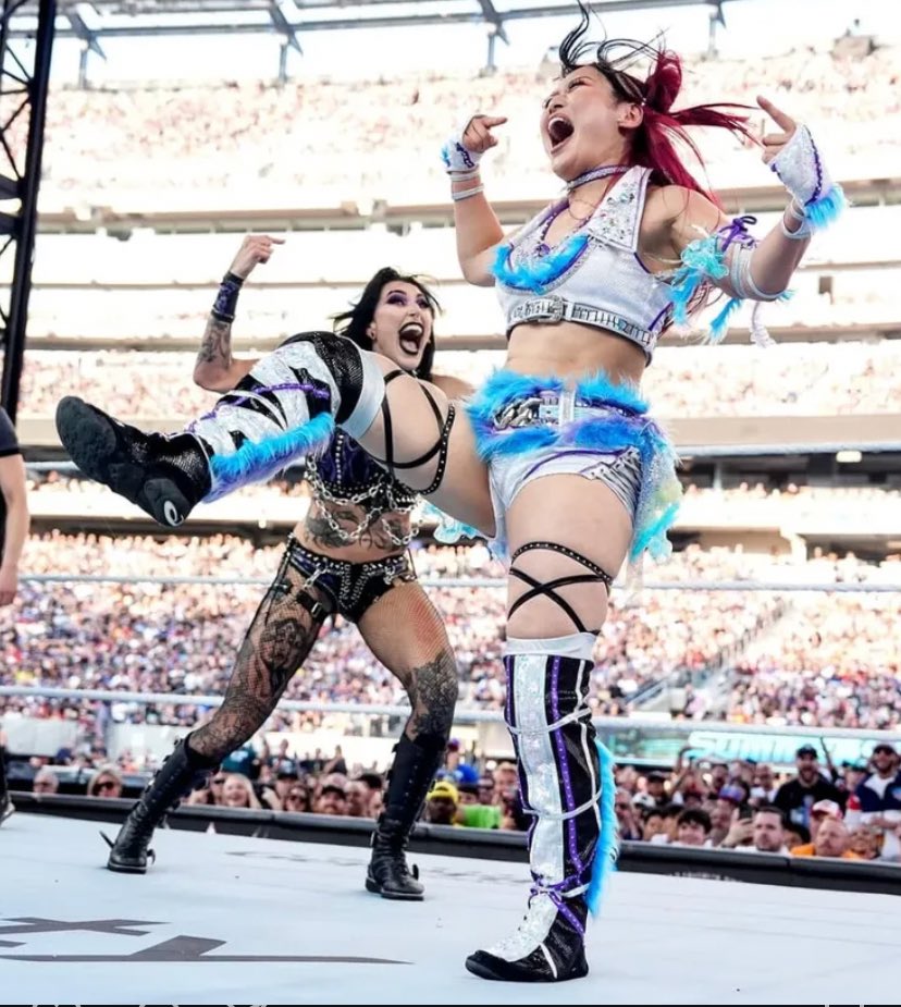 ITS MONDAY NIGHT RHIYO BITCHES! WAKE THE FUCK UP!!