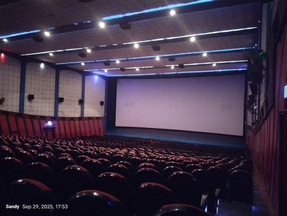 sandyy_2910's tweet photo. Watched quarter part of #Mirai at #Sandhya35MM just for theatrical experience. Seats bad. The woofers were making noise and 2K projection is hell for this big screen. Atmos felt okayish. Overall this theatre is for FDFS celebration and low budget movie goers alone.
#SandyX https://t.co/3P91z67nqe