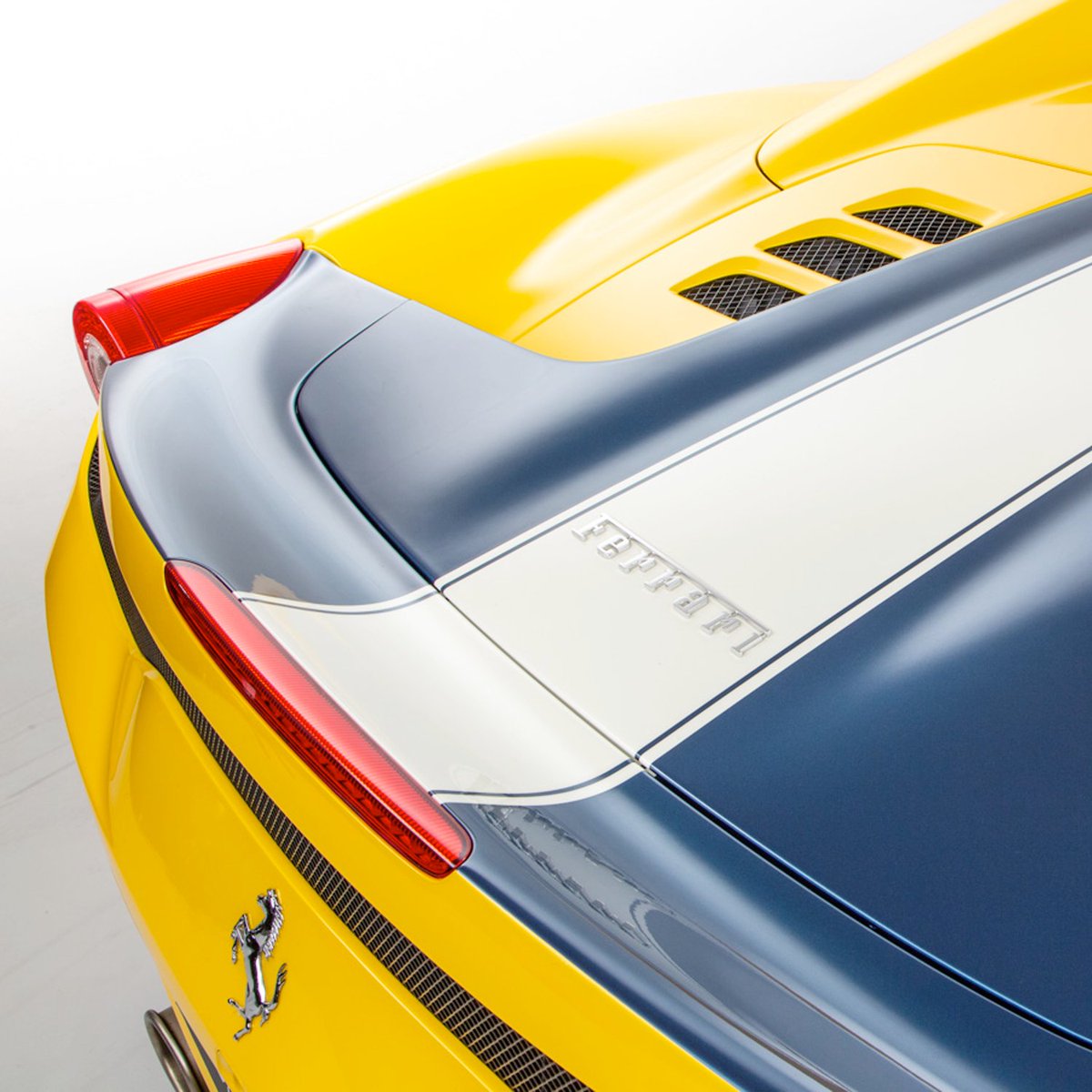 This UK RHD Aperta is an exemplary example, 1 of just 49 UK delivered cars in a fabulous colour combination with impeccable provenance, and available at our Octance Collection showroom for immediate viewing.

theoctanecollection.com/cars/ferrari-4…