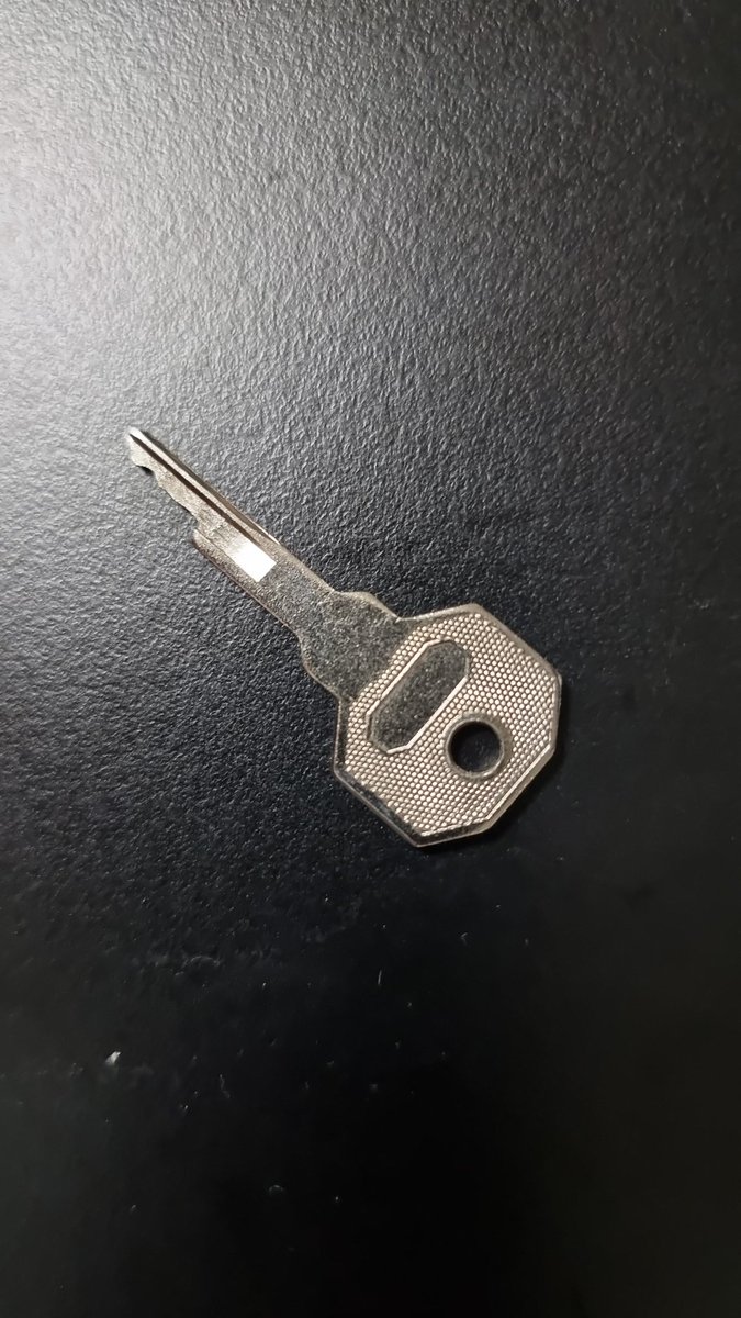 ......이거 가져갈 사람?
#정조대 #사정관리 #시디 #CD #sissy