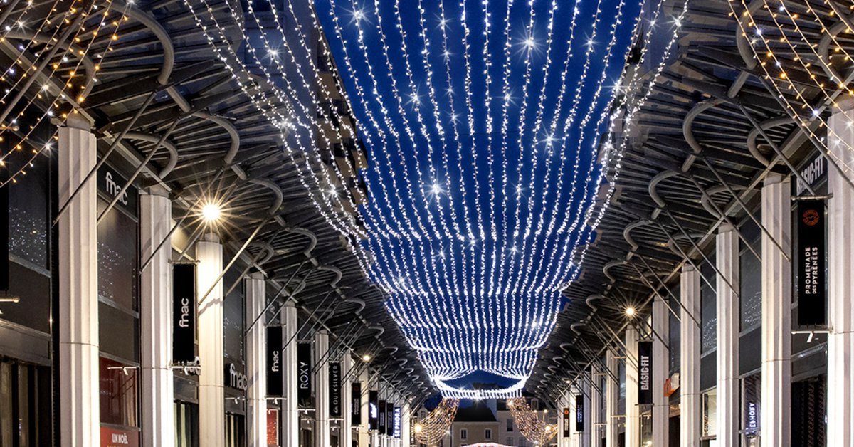 Great lighting can make a real difference to your place.
1. Safety: illuminating walkways and parks as a deterrent for crime
2. Ambience: creating atmosphere for entertainment and dining
3. Footfall: attract visitors and shoppers to local businesses
#ledlights #placemaking