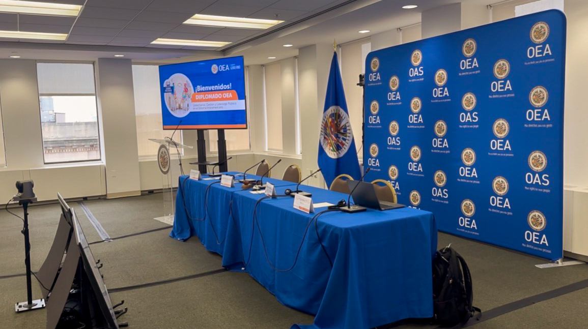 Llegar, registrar y conocer.
Así comienza una gran experiencia en nuestra Semana Presencial del #DiplomadoOEA 🤩
✈️ Ya van llegando los primeros participantes a la sede de <a href="/OEA_oficial/">OEA</a> en Washington, D.C. para conocer la SG/OEA y su impacto en la región🌎.

#EscuelaOEA