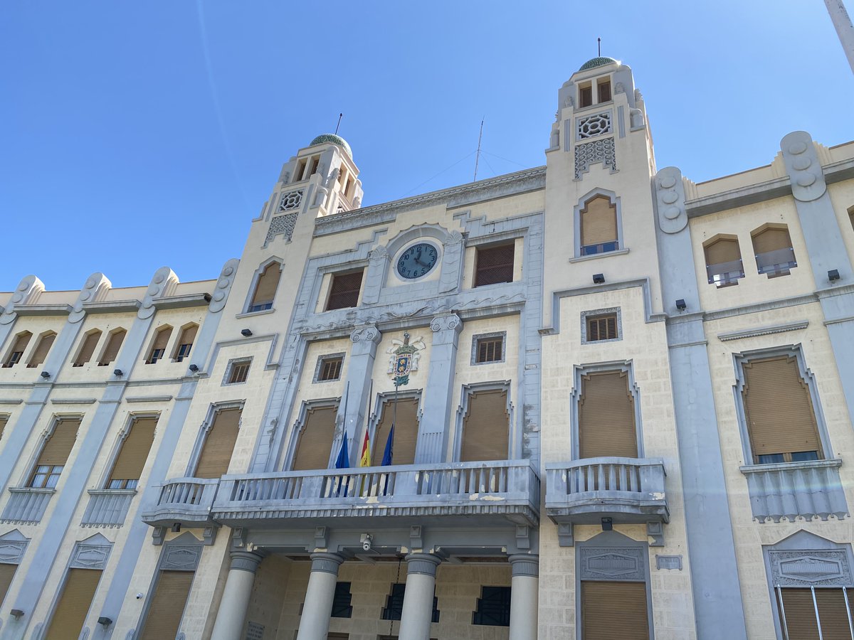 Hasta 90 personas serán contratadas por el Gobierno local como ‘Informadores de barrio’ Tal y como ha detallado el consejero de Medio Ambiente, ya se está preparando la adjudicación de este nuevo servicio.
➕facebook.com/onda.ceromelil…