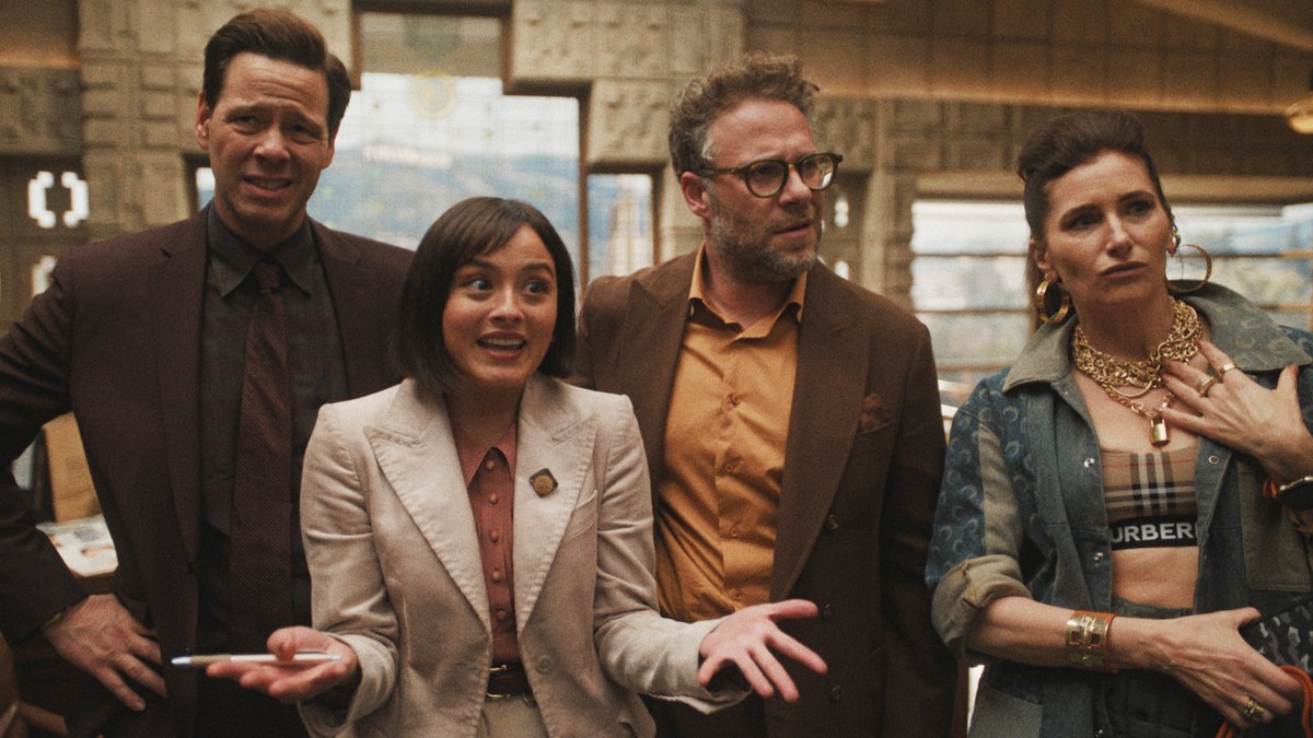 یه قسمت از  Billionaires' Bunker رو دیدم و همش احساس می کردم این سریالو تیم کانتیننتال استودیو ساخته 😁 افتضاح بود و حتی نتونسته از سایلو کپی کنه.