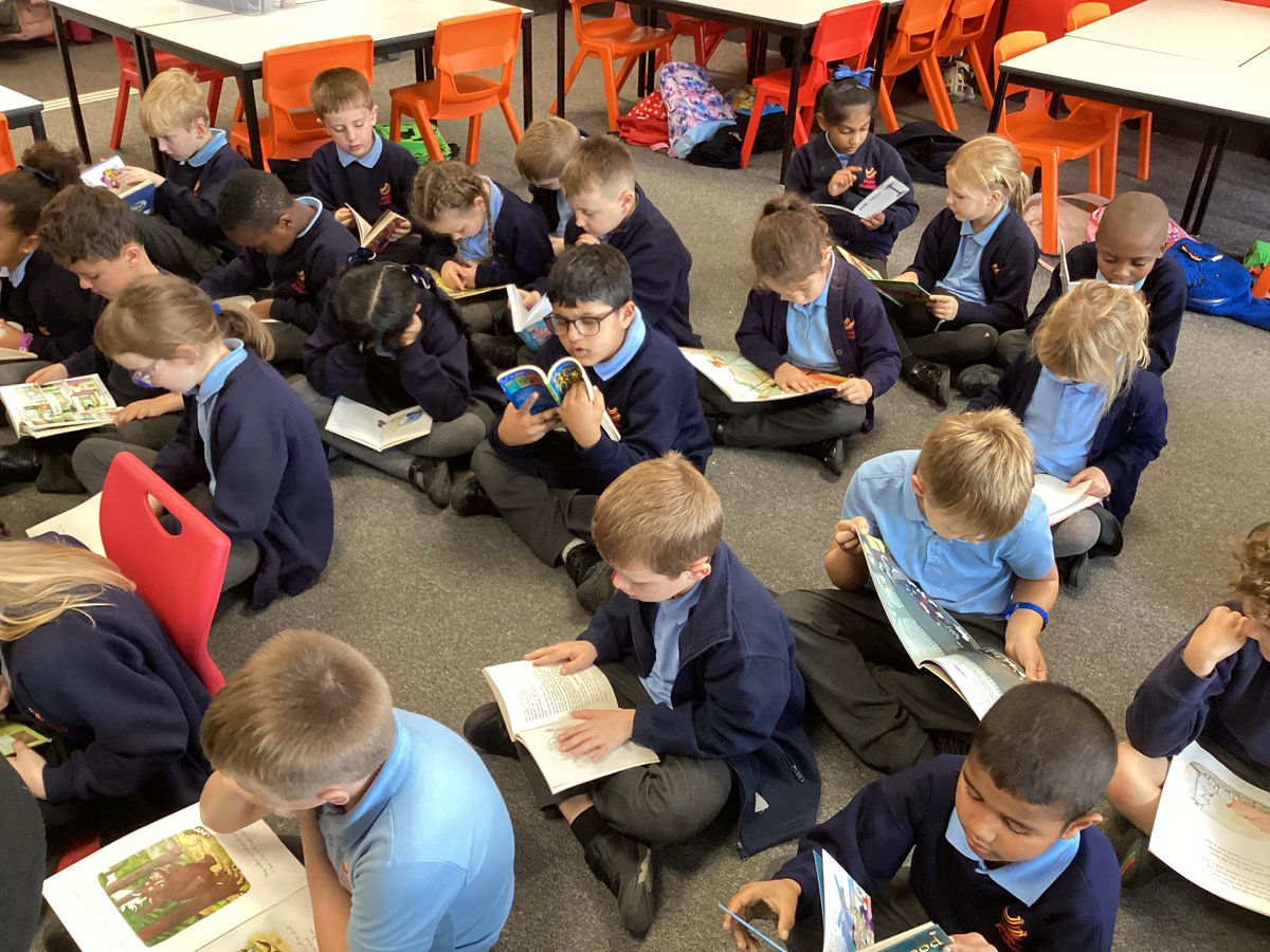 Reading for pleasure in Y2 this afternoon 📚 
<a href="/MrsHarveyKS1/">Mrs Harvey</a> <a href="/Inspire_Ashton/">Inspire Academy</a> <a href="/Inspired_ToRead/">Reading at Inspire Academy</a>