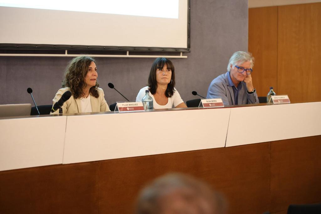 ercdiba's tweet photo. ⚖️ La diputada @OlgaPiu ha inaugurat la 9a edició del programa #Comerç21

🗣 "El comerç de proximitat és espai de cohesió, identitat i relació social als nostres pobles i ciutats. Per això, des de la @diba i amb la col·laboració de @PIMEComerc hi continuem apostant amb convicció" https://t.co/FoSxCQsmVi