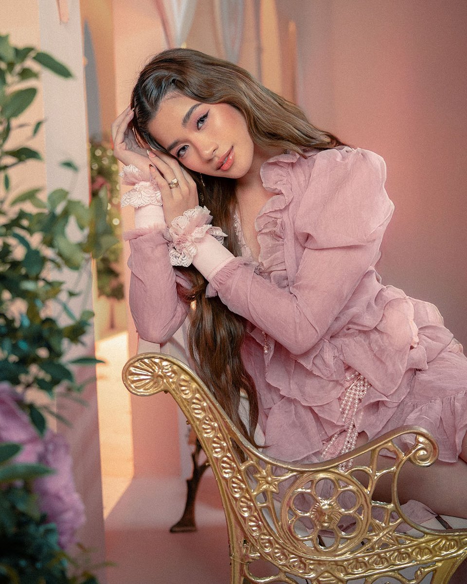 Eu já quero estar com você 🤗💕

First Luv - <a href="/BINI_ph/">BINI_PH</a>
🗓 02/10

Pre-save aqui🔗: orcd.co/bini_firstluv

[First Luv Concept Photos : Mikha]

#BINI #BINI_FirstLuv <a href="/bini_mikha/">mikha</a>