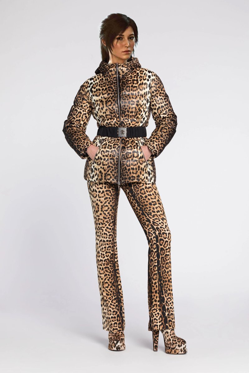 Lara Croft in Shadow of the Tomb Raider for no reason