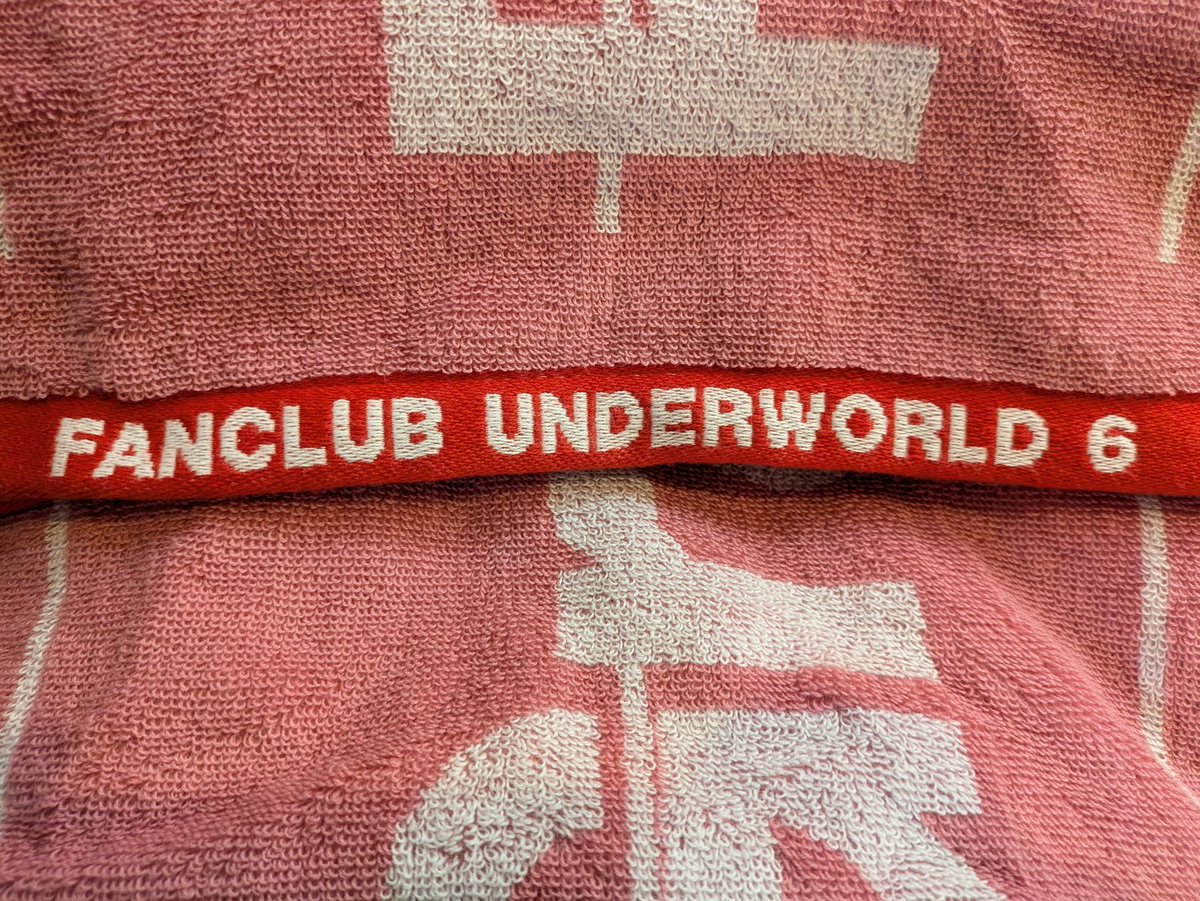 introbeginner's tweet image. ポルノグラフィティのファンクラブ限定ライブ #FCUW6 の初日に行ってきました✨
今回のライブは24年前に発売した2ndアルバム「foo?」がコンセプト。とても幸せな時間を過ごさせていただきました。
この24年間、色々ありましたが、明日からまた頑張ろうと思いました。