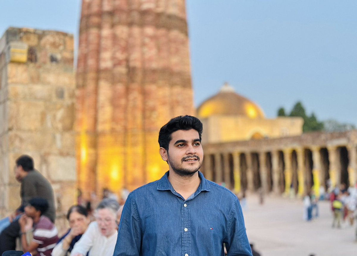 Qutub Minar: Timeless elegance, history etched in stone.
#qutubminar #delhi #qutbuddinaibak