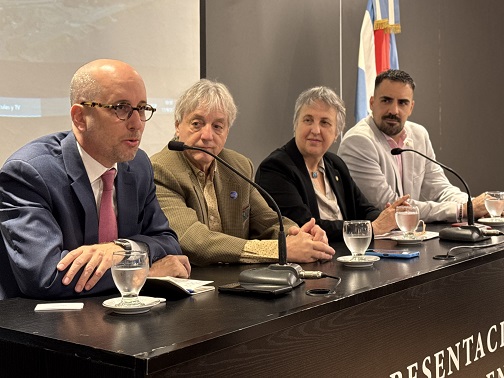 FundacionFNGA's tweet photo. ¡Se presentó oficialmente el Encuentro Federal Camino a la #COP30 en Paraná, Entre Ríos! 🌍

En Paraná se debatirán ejes clave como financiamiento climático, mercados de carbono, transición justa, bioeconomía, bosques y biodiversidad, entre otros.💪🌎 https://t.co/YSPTFZyvc6