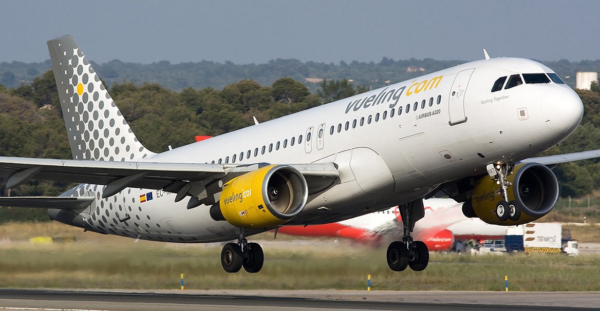 ℹ️ Vueling ofrecerá para la próxima temporada de invierno una capacidad récord en su principal HUB, Barcelona-El Prat👇

▪️+10M asientos programados.

▪️Refuerzo conexiones en Canarias (+6%), en especial con Tenerife-Norte (+11%).

▪️África +15%, Francia +10%, Bélgica +5%.
