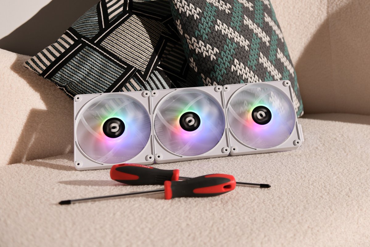 Thermaltake_UK_'s tweet photo. CT EX White — Cool in Style
Sleek white design meets powerful airflow. Vibrant ARGB lighting keeps your build both chill and stunning.
🔗 @ScanComputers : https://t.co/v8d1cy352O

#Thermaltake #CTEXFans #magnetic #ReverseBlade #pcgaming  #custompc #RGB #ARGB https://t.co/iYl9vTJkP0