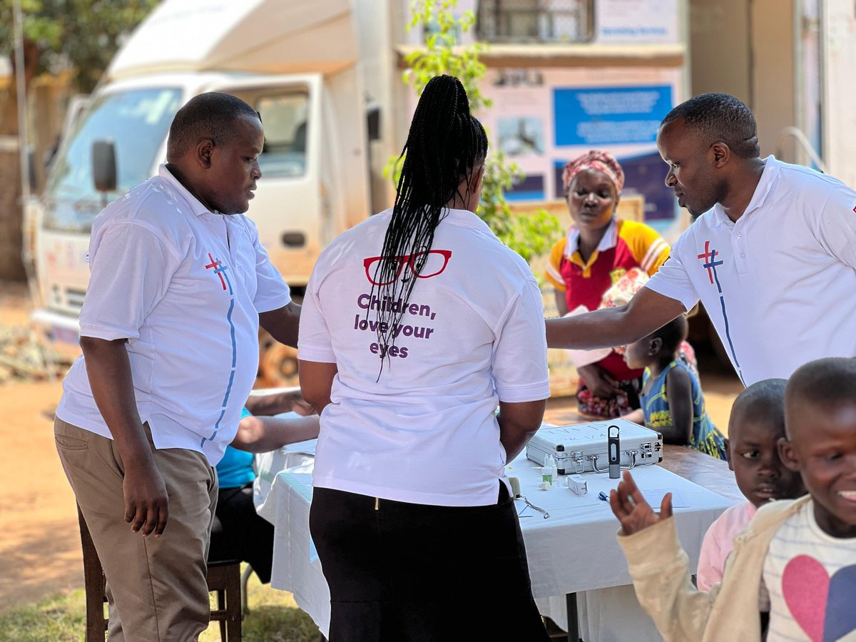 mengo_hospital's tweet photo. Our Eye Dept. team today completed Day 1 of a 2-day school eye screening in Kamuli District, sponsored by our new partner @Seva_Foundation 

We aim to reach over 600 school-going children with free eye screenings in our first major outreach since Seva came on board.
#MengoCares https://t.co/eSIhFzoUPZ