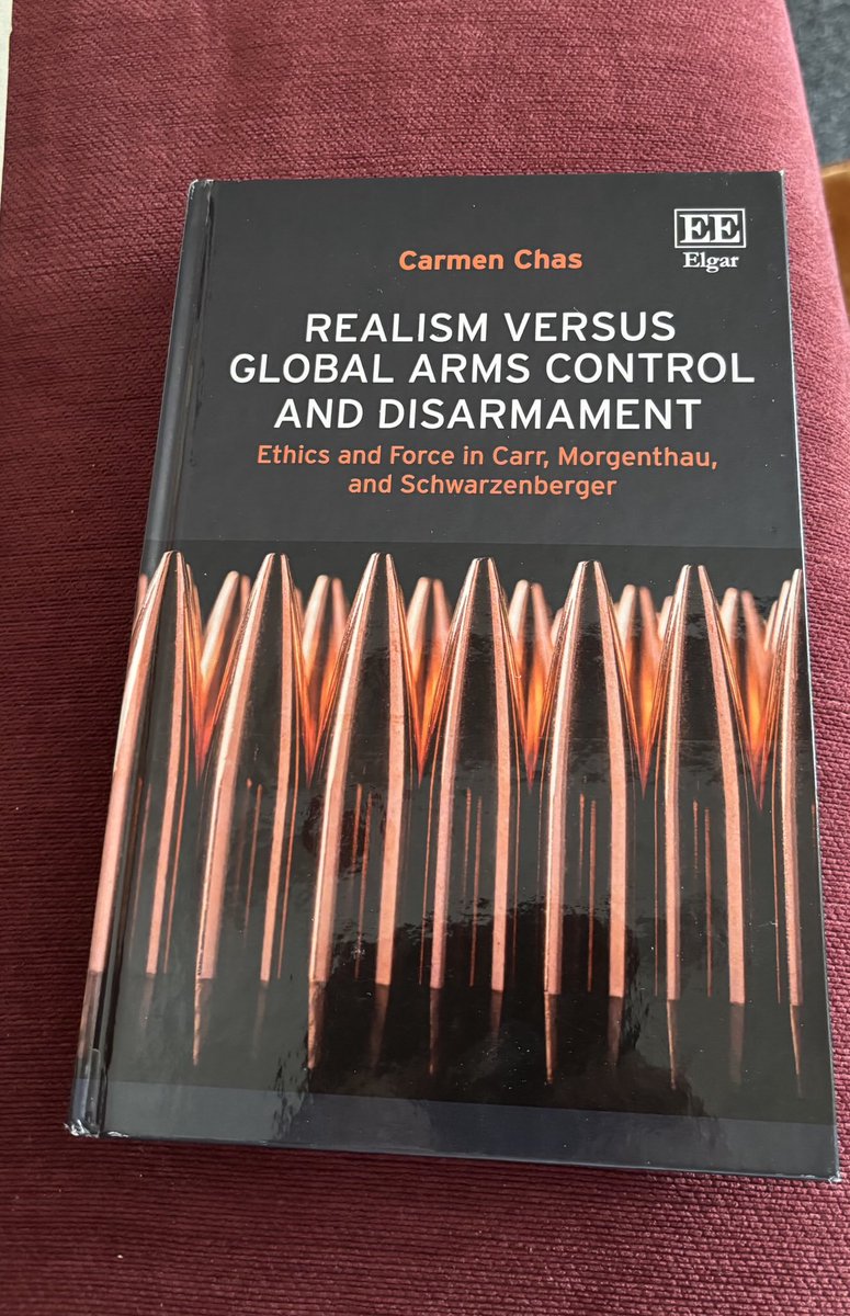 First day back in the office and I find this future classic in my mail box! 

Congratulations again to ⁦<a href="/ChasCarmen/">Carmen Chas</a>⁩!