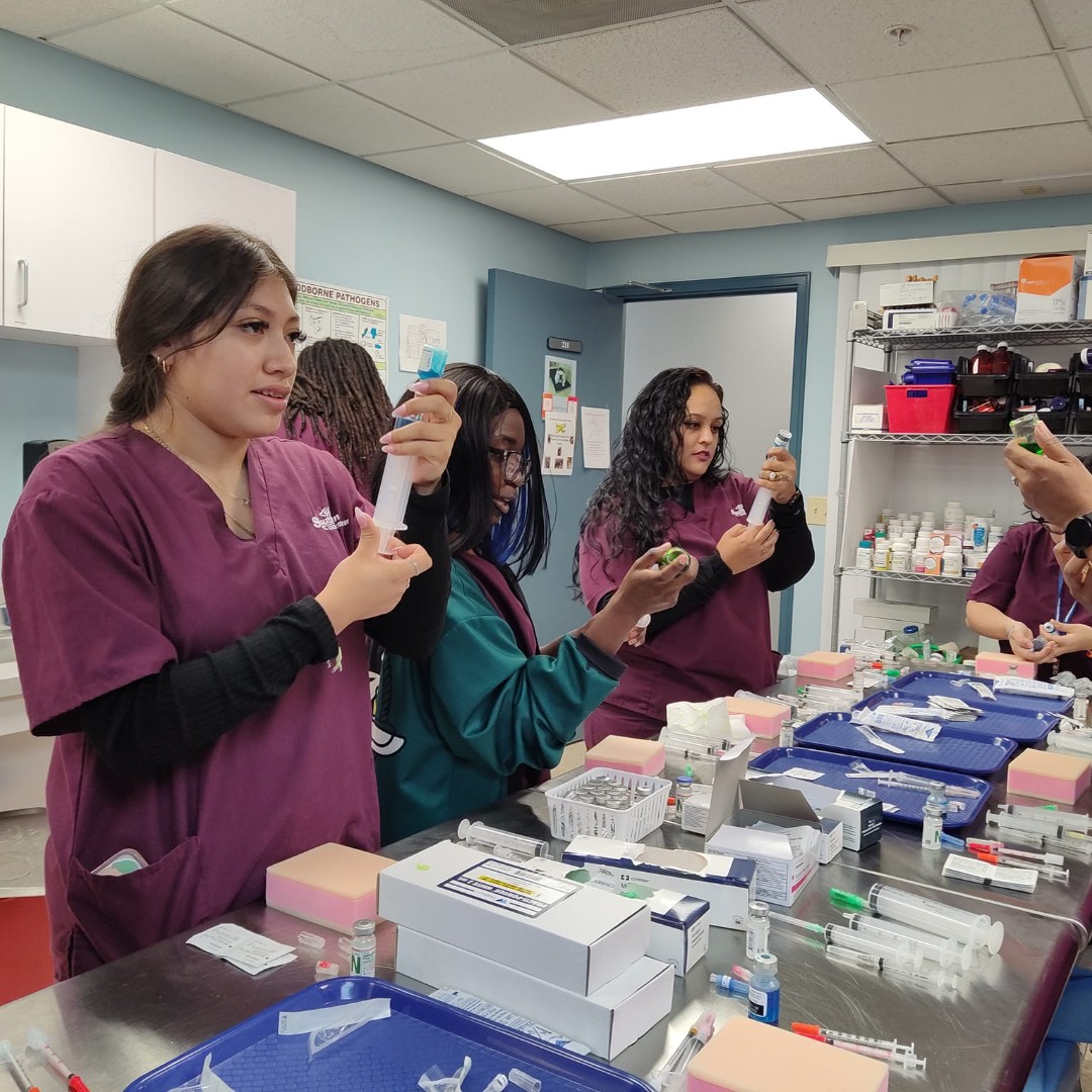 MySouthernTech's tweet image. STC Vet Assisting students gain real experience caring for animals. 🐕🐈