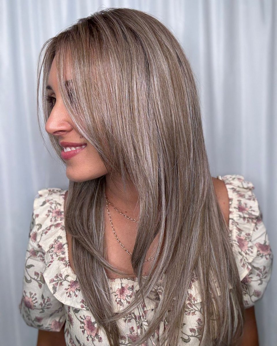 pattispearls's tweet image. Herrera V by #BelleTress in British Milktea-R 🫖🍵🤎

Shop it here: wigsbypattispearls.com/products/herre…

#wigsbypattispearls #thinhairsolutions #tryon #alternativehair #hairlosssolutions #hairconfidence