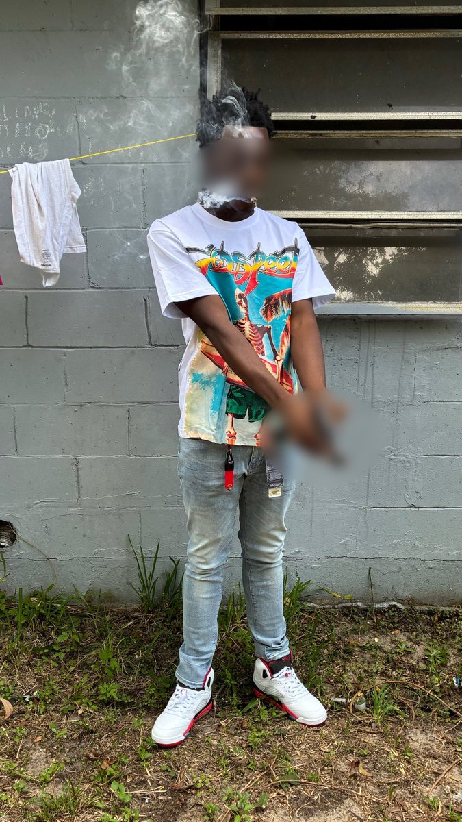 bakkdoee2x's tweet photo. Give me that iron , I'ma roll with 'em
Mama, don't pray for me, I don't back down for no nigga 
They got a place for me
Lil Bakkdoe, I got a K with me https://t.co/KTwpWueI88