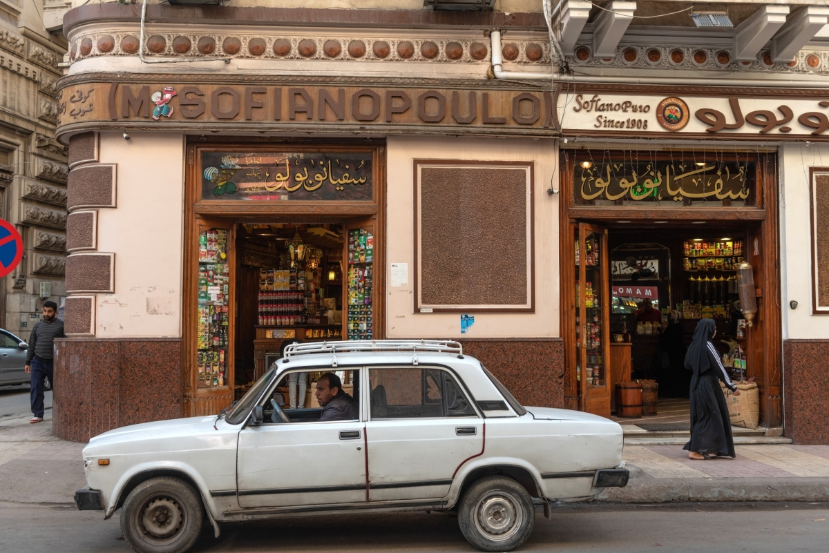 📌 Alexandria’s old-world charm lives on in its khawagat cafés

♦️ Athineos, #Alexandria’s most famous Greek café, lies on the Corniche. Its story began when Konstantinos Athineos bought land from an Alexandrian Jew of Italian origin and decided to build the café that still bears
