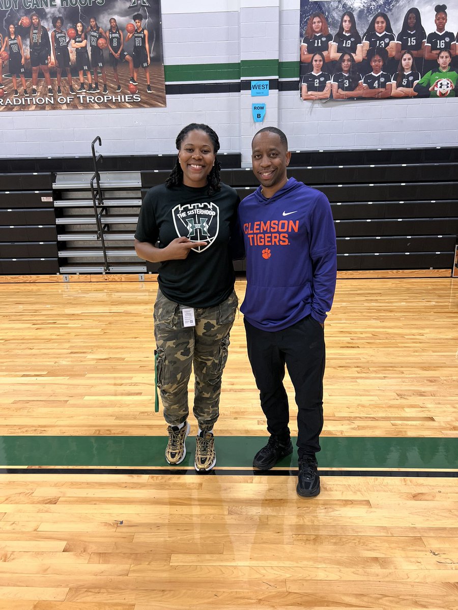 LadyCaneHoops's tweet photo. Shout out to Coach Ayers and Clemson WBB for stopping by Hurricane Lane!🤘 https://t.co/8AoPUuuR4W