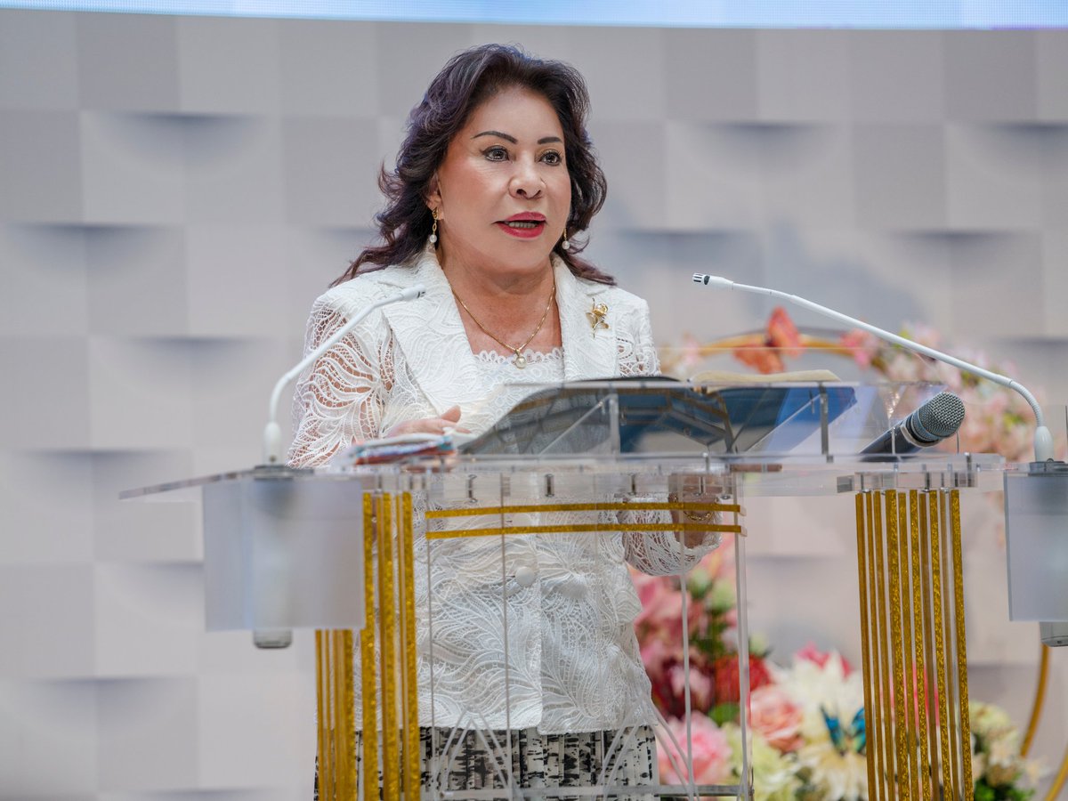 Fotografías de la enseñanza Lucas 7, presentada el 28 de septiembre de 2025 en las sedes de la Iglesia de Dios Ministerial de Jesucristo Internacional. Realizada por nuestra Hermana María Luisa Piraquive.

Enlace a la enseñanza en nuestro canal de YouTube: youtu.be/qfysxB4wnBU
