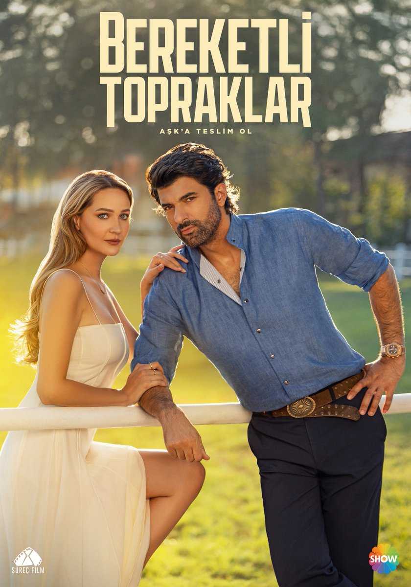BEREKETLİ TOPRAKLAR'IN AFİŞİ YAYINLANDI
🔶Show TV’nin, yapımını Süreç Film’in üstlendiği ‘Bereketli Topraklar’ın başrol oyuncuları Engin Akyürek ve Gülsim Ali'li ikili afişi yayınlandı. Nasıl buldunuz?
birsenaltuntas.com/dizi/bereketli…