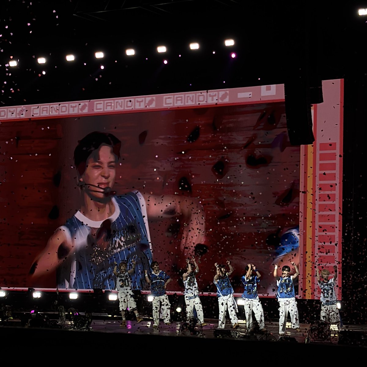 primwosehere's tweet photo. nonton tds4 tuh kayak oh ternyata gue masih bisa ngerasa hidup yaa, ini kaya spiritual retreat tapi versinya anak yg hidupnya chaotic tapi masih bisa fangirling dengan stabil,padahal kemaren kemaren udah numb banget, basically semua emosi dalam 3 jam, bless up i made it here✋🏻😭 https://t.co/vgXWhof1pU