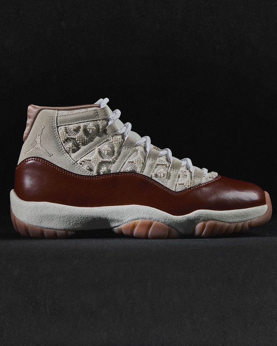 SneakerNews's tweet image. 🚨 FIRST LOOK 🚨 
Air Jordan 11 "China"
Releasing December 1st exclusively in the China region

Get a closer look &amp;gt;&amp;gt; buff.ly/QZAuuho