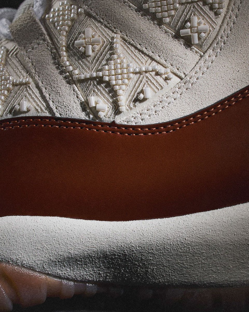 SneakerNews's tweet image. 🚨 FIRST LOOK 🚨 
Air Jordan 11 "China"
Releasing December 1st exclusively in the China region

Get a closer look &amp;gt;&amp;gt; buff.ly/QZAuuho